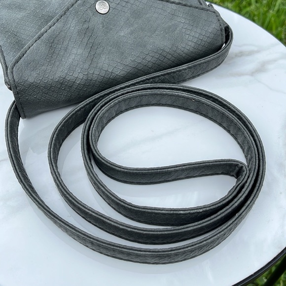 Roxy Textured Crossbody Bag - Picture 6 of 12